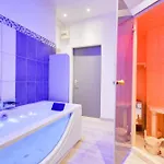 Sous Le Charme De Charles Sauna & Jacuzzi Apartment *