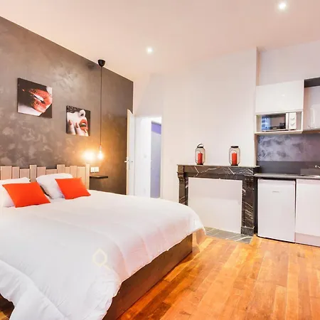 Sous Le Charme De Charles Sauna&jacuzzi *