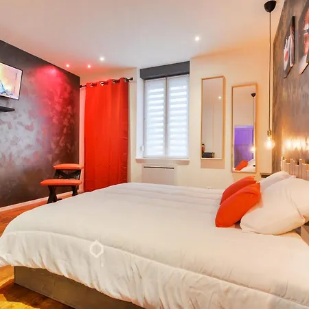 Sous Le Charme De Charles Sauna & Jacuzzi דירה