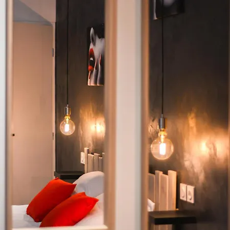 Appartement Sous Le Charme De Charles Sauna&jacuzzi *
