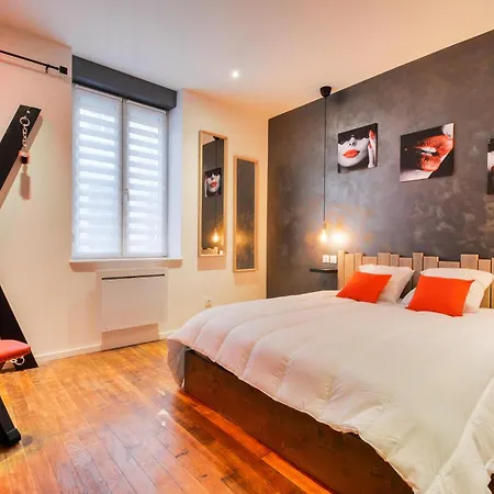 Sous Le Charme De Charles Sauna & Jacuzzi דירה