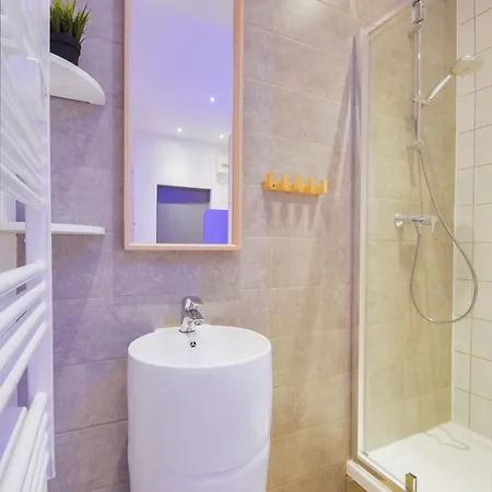 Appartamento Sous Le Charme De Charles Sauna & Jacuzzi