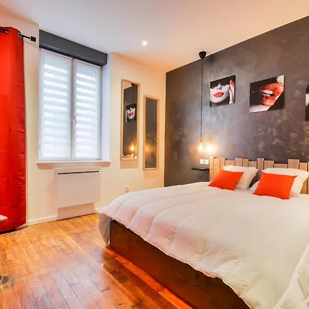 Sous Le Charme De Charles Sauna & Jacuzzi דירה *