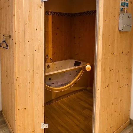 Sous Le Charme De Charles Sauna&jacuzzi *