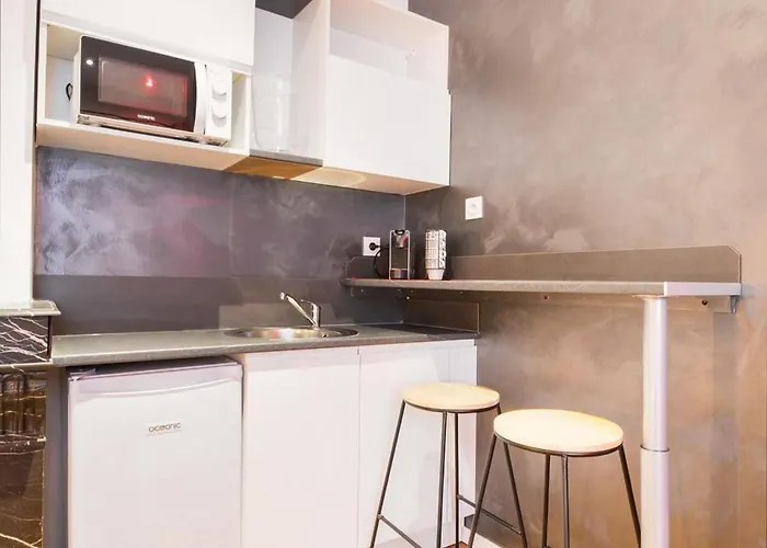 Sous Le Charme De Charles Sauna & Jacuzzi * נאנסי